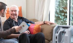 Read more about the article Oxygen Tank vs Oxygen Concentrator: What’s Better for Home Therapy?
